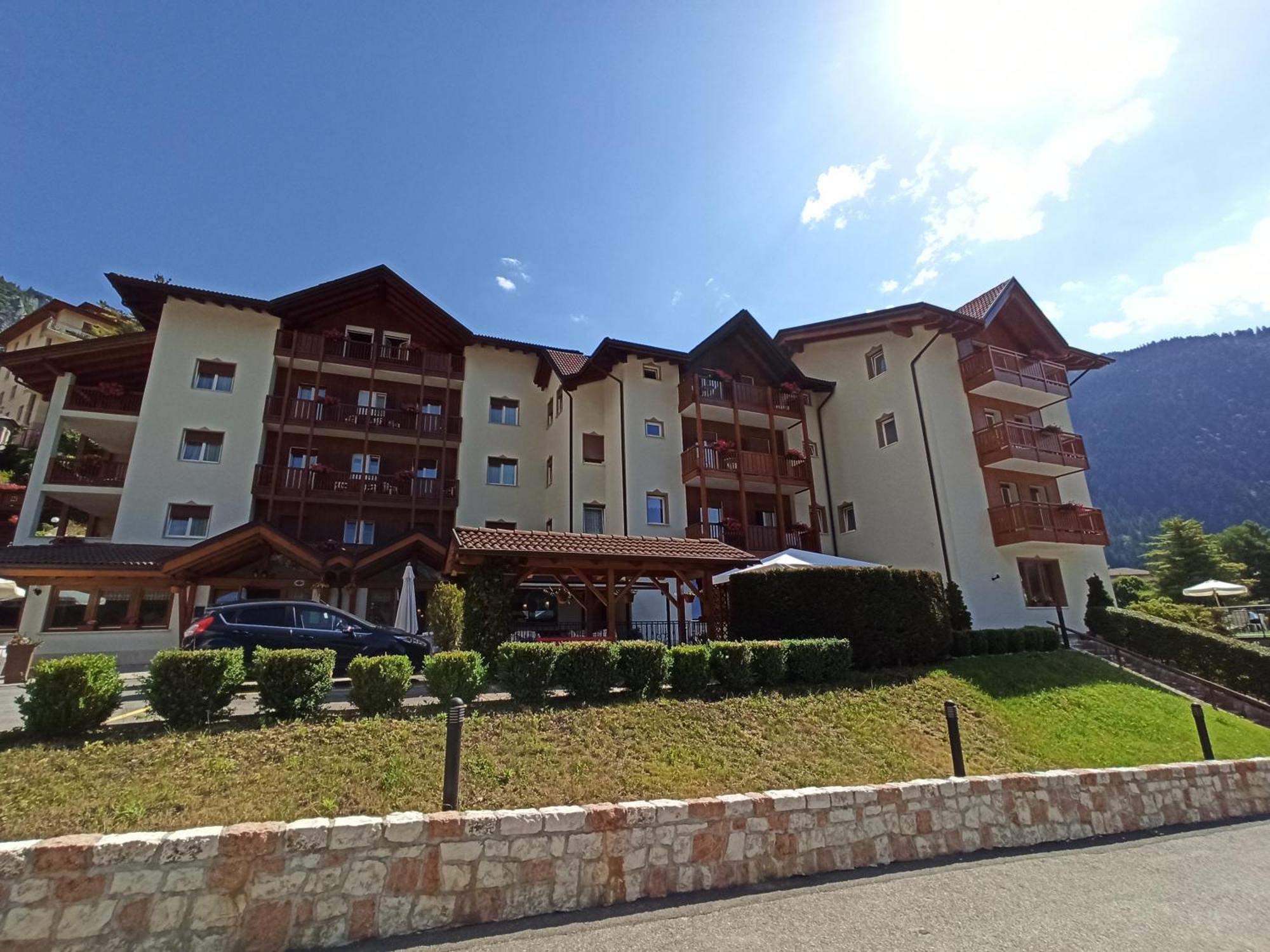 Hotel Zurigo Molveno Exterior foto